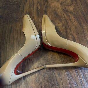 Christian Louboutin Nude Patent Heels. Can not verify authenticity.